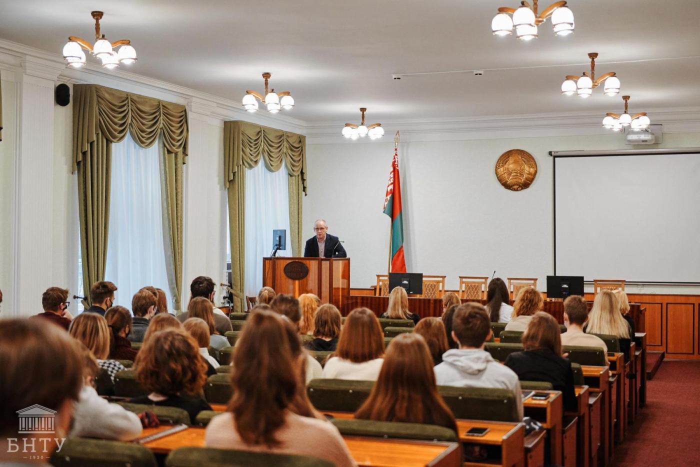 В БНТУ состоялась публичная лекция профессора Сергея Юрьевича Солодовникова